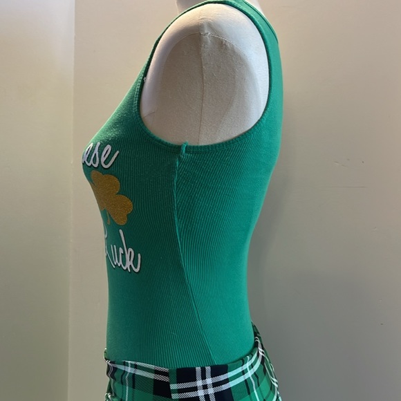Adult unisex “Rub These For Good Luck” St Patrick’s Day Tank Top in Size Small - Picture 3 of 4